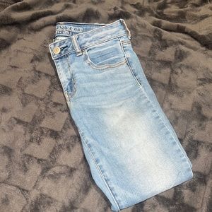 American eagle size 4 short light wash jeans